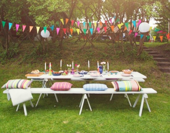 garden-party-hungry-garden